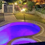 Villa-sleeps 9-parking-pool-bbq-hot Tub-pets Dalyan