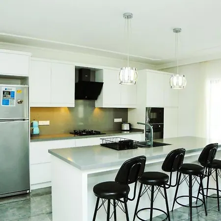 Villa-sleeps 9-parking-pool-bbq-hot Tub-pets * Дальян