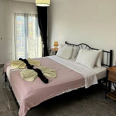 Villa-sleeps 9-parking-pool-bbq-hot Tub-pets Vilă