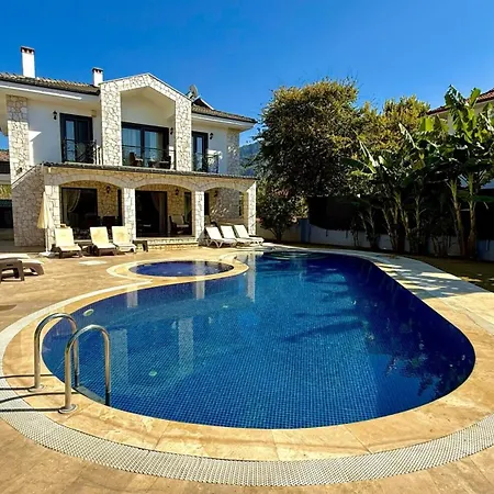Вилла Villa-sleeps 9-parking-pool-bbq-hot Tub-pets
