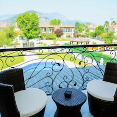 Villa-sleeps 9-parking-pool-bbq-hot Tub-pets *