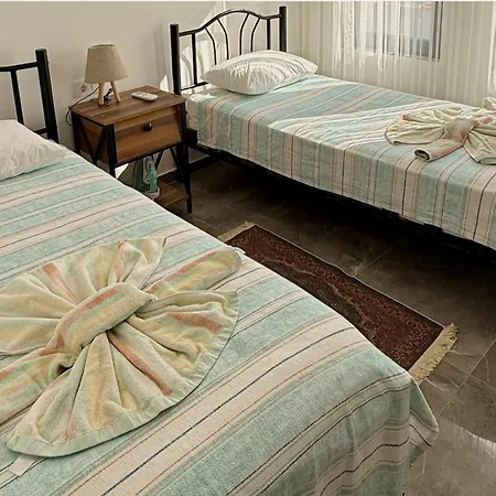 Villa-sleeps 9-parking-pool-bbq-hot Tub-pets 别墅