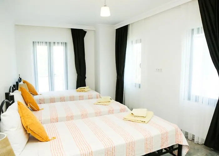 Villa Villa-sleeps 9-parking-pool-bbq-hot Tub-pets Dalyan
