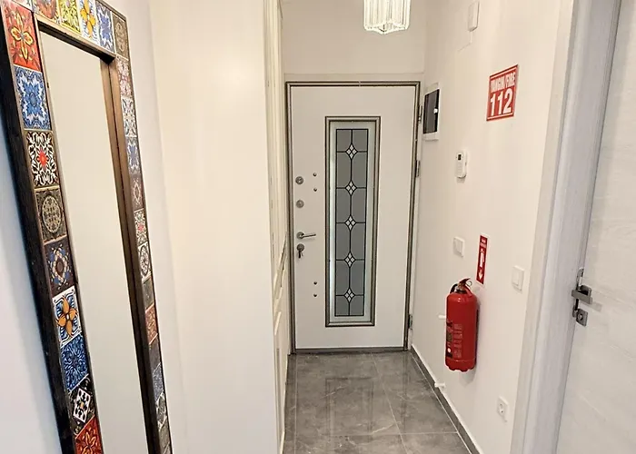 Villa-sleeps 9-parking-pool-bbq-hot Tub-pets Βίλα