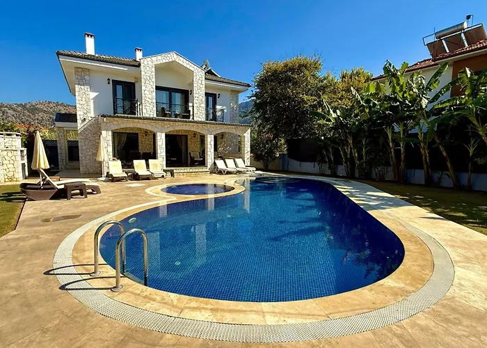 Βίλα Villa-sleeps 9-parking-pool-bbq-hot Tub-pets