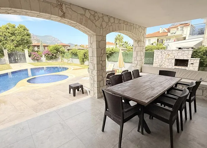 Βίλα Villa-sleeps 9-parking-pool-bbq-hot Tub-pets *